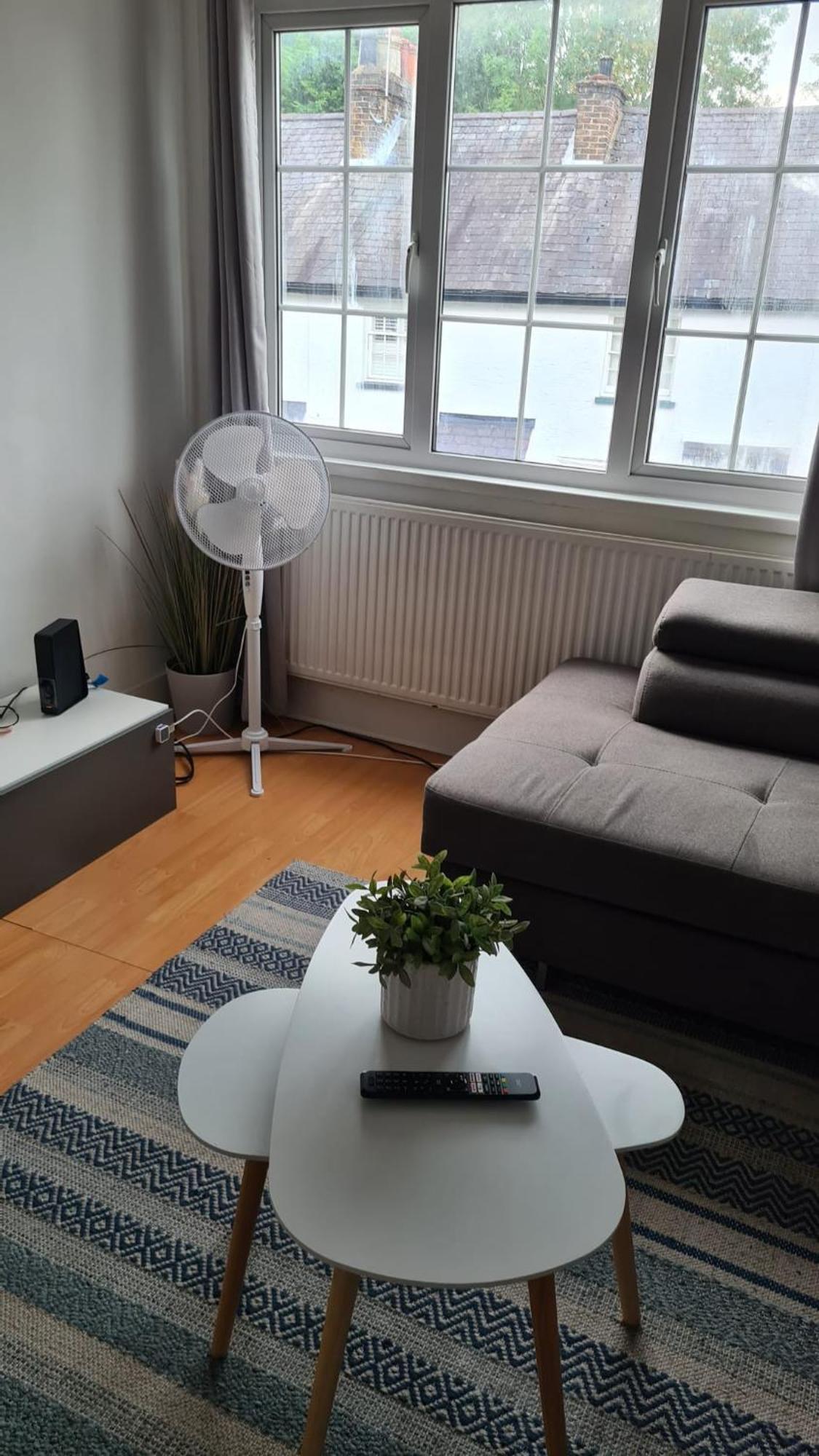 Stylish 2 Bed Apt - Harry Potter/ Leavesden Studios/Watford/Hemel Hempstead - Families/Professionals & Contractors Welcome - Serviced Accomodation Sarratt Exterior photo